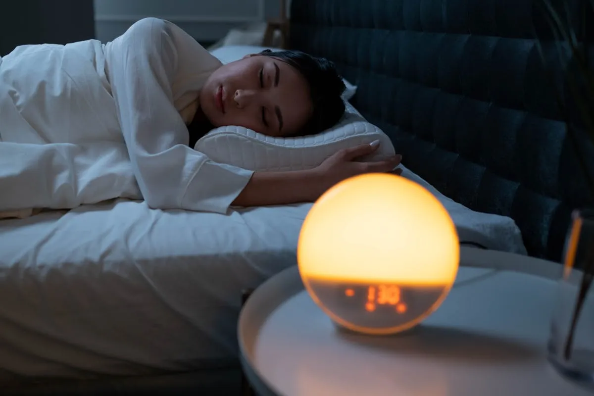 Discover the best side to sleep on for optimal digestion backed by science—learn how your sleep position affects gut health, acid reflux, and metabolism.