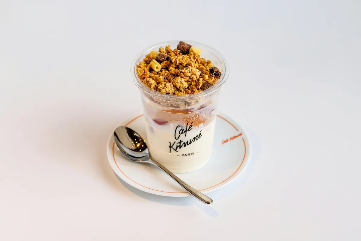 Glass jar of creamy overnight oats with chia seeds and berries, showing the secret to dairy-free breakfast perfection