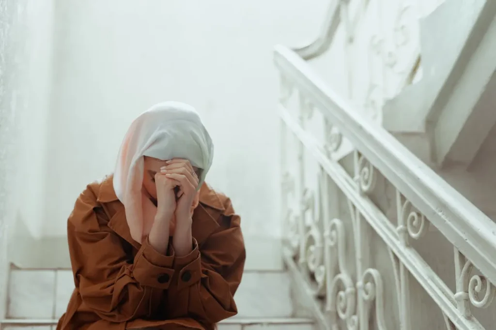 Prophetic Islamic remedies using honey and herbs for throat and ear pain relief